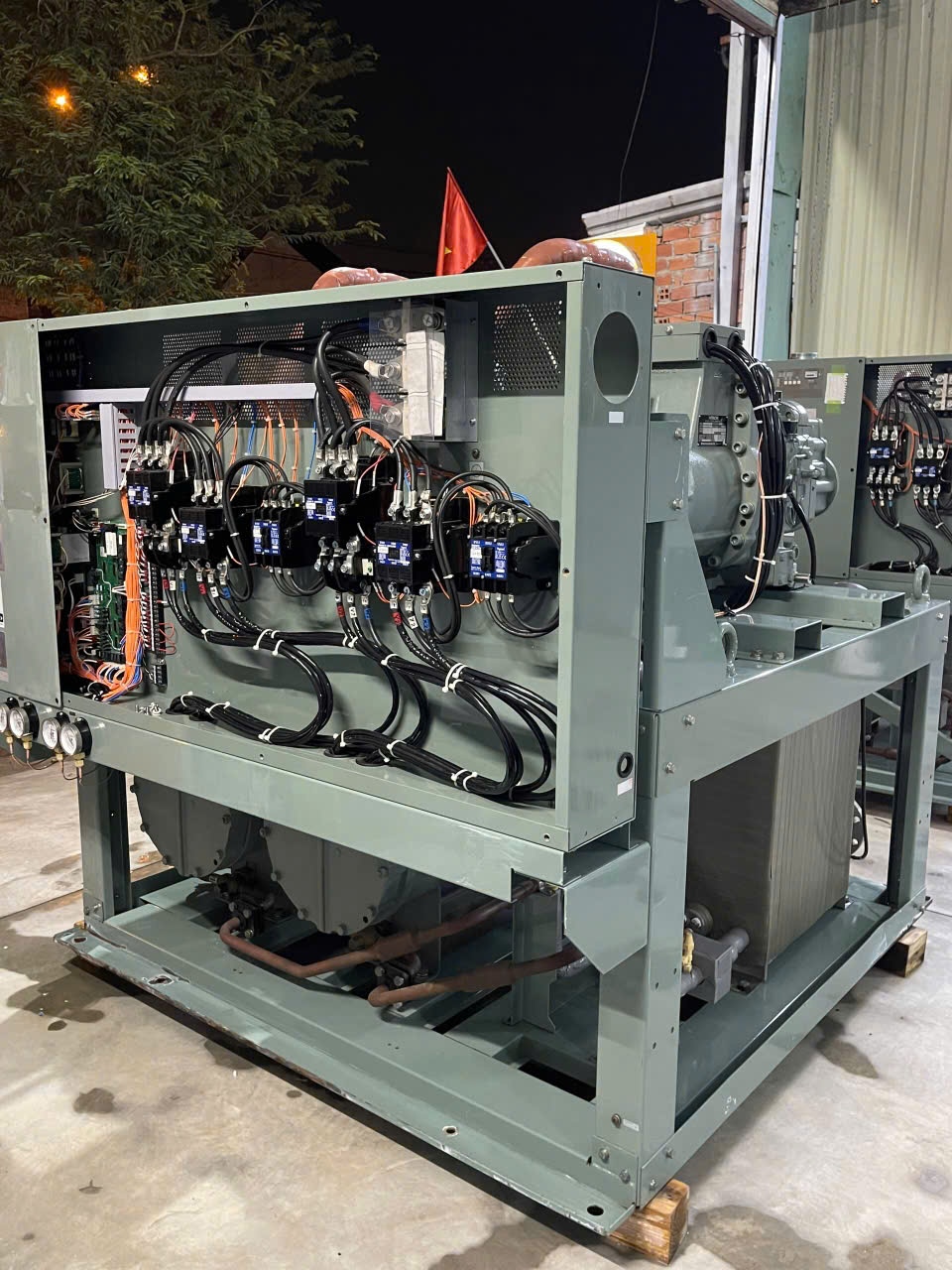 Máy làm lạnh nước Chiller